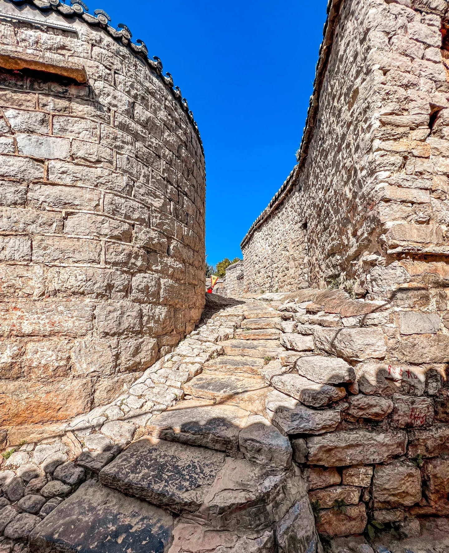 民族英雄于谦的后裔聚居地,是一部用石头书写的村落史诗