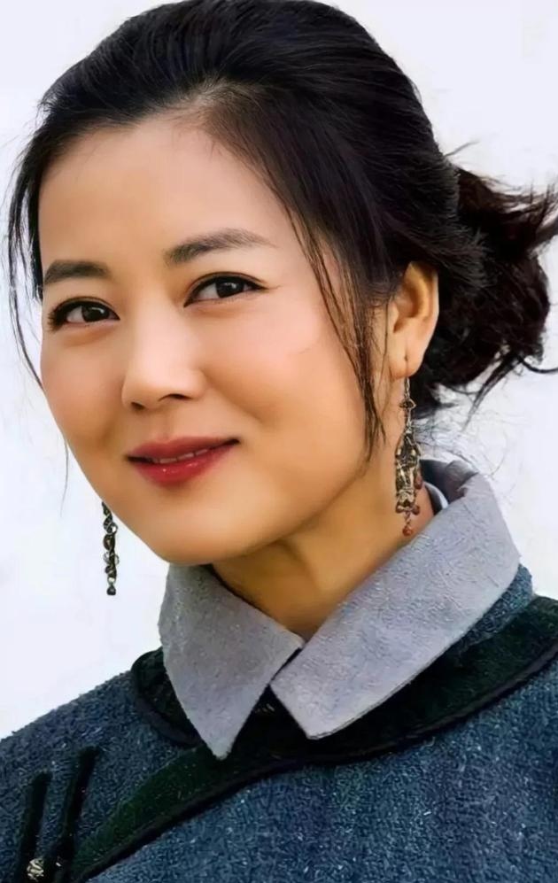 王茜华作为一位出色的演员,在荧幕上生动演绎了众多农村妇女的形象
