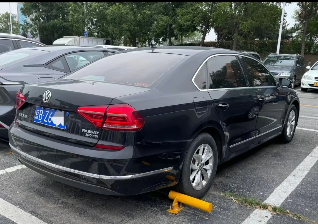 有幸邂逅一台帕萨特政采版,老款大众里唯一尾标300tsi的车型