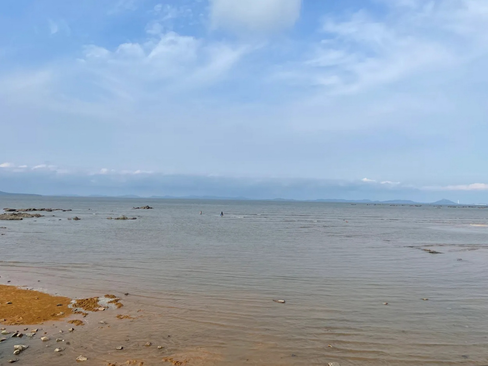 朋友们,给你们安利个青岛的宝藏地儿——鳌山海水浴场,这地方绝了!