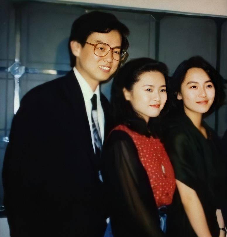 身边美女如云,妻子患癌后回归家庭,黄百鸣将人性体现的淋漓尽致