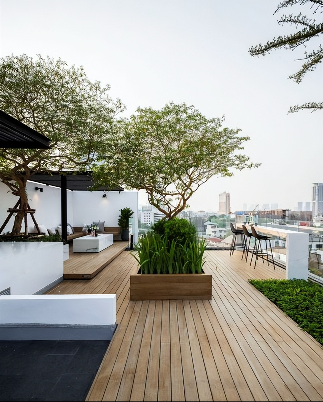 庭院木平台设计的小技巧:轻松打造既美观又耐用的户外休闲空间