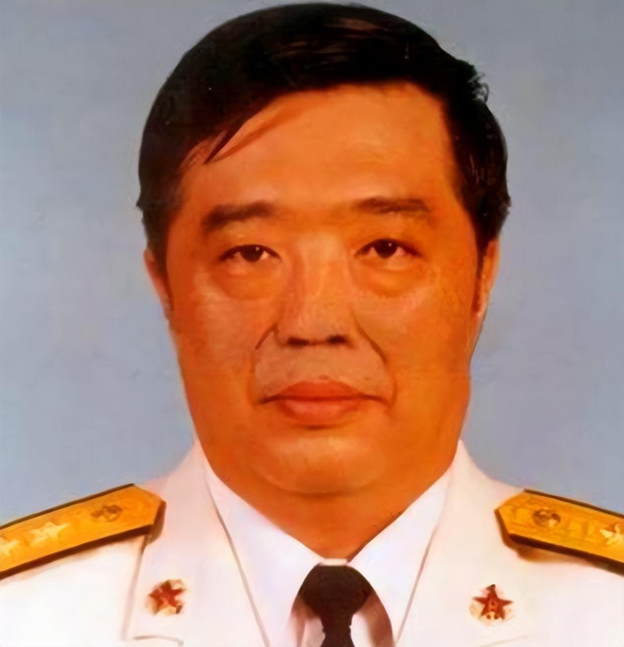 2001年,85岁的薛明非要参加贺鹏飞遗体告别仪式,一句话让人泪目