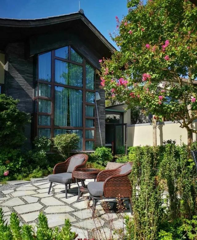 一楼带小院的房子好不好?有哪些优缺点?购买前考虑哪些问题?