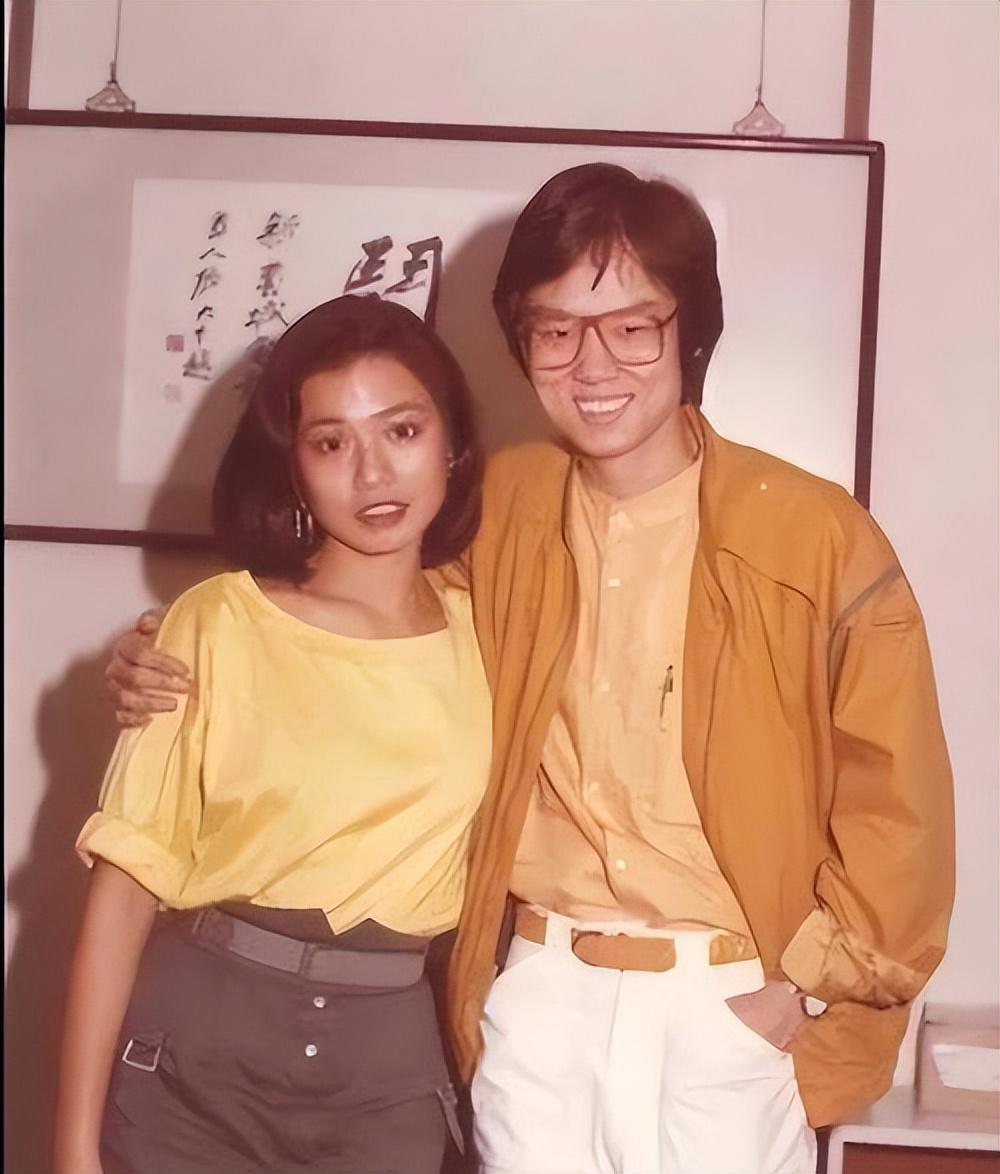 身边美女如云,妻子患癌后回归家庭,黄百鸣将人性体现的淋漓尽致