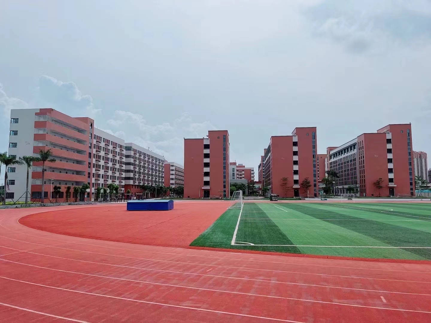 漳州福建华夏高级技工学校招生苏老师电话15959356770城轨道专业