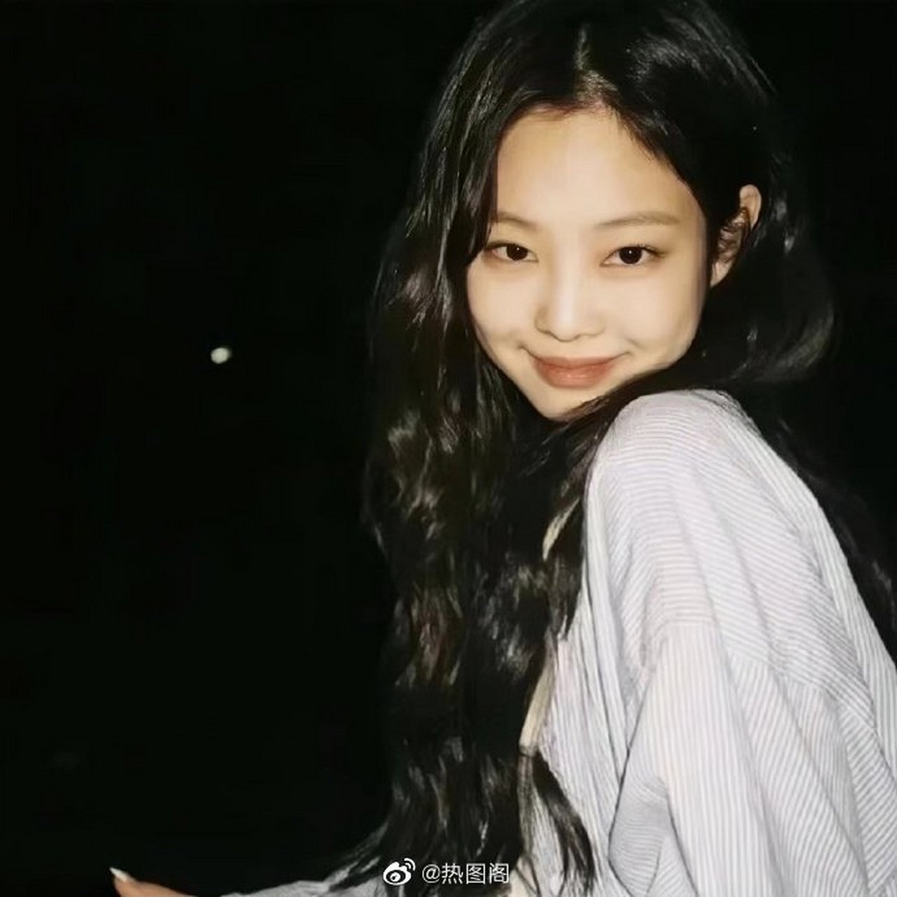 jennie  适合当头像的自然氛围感