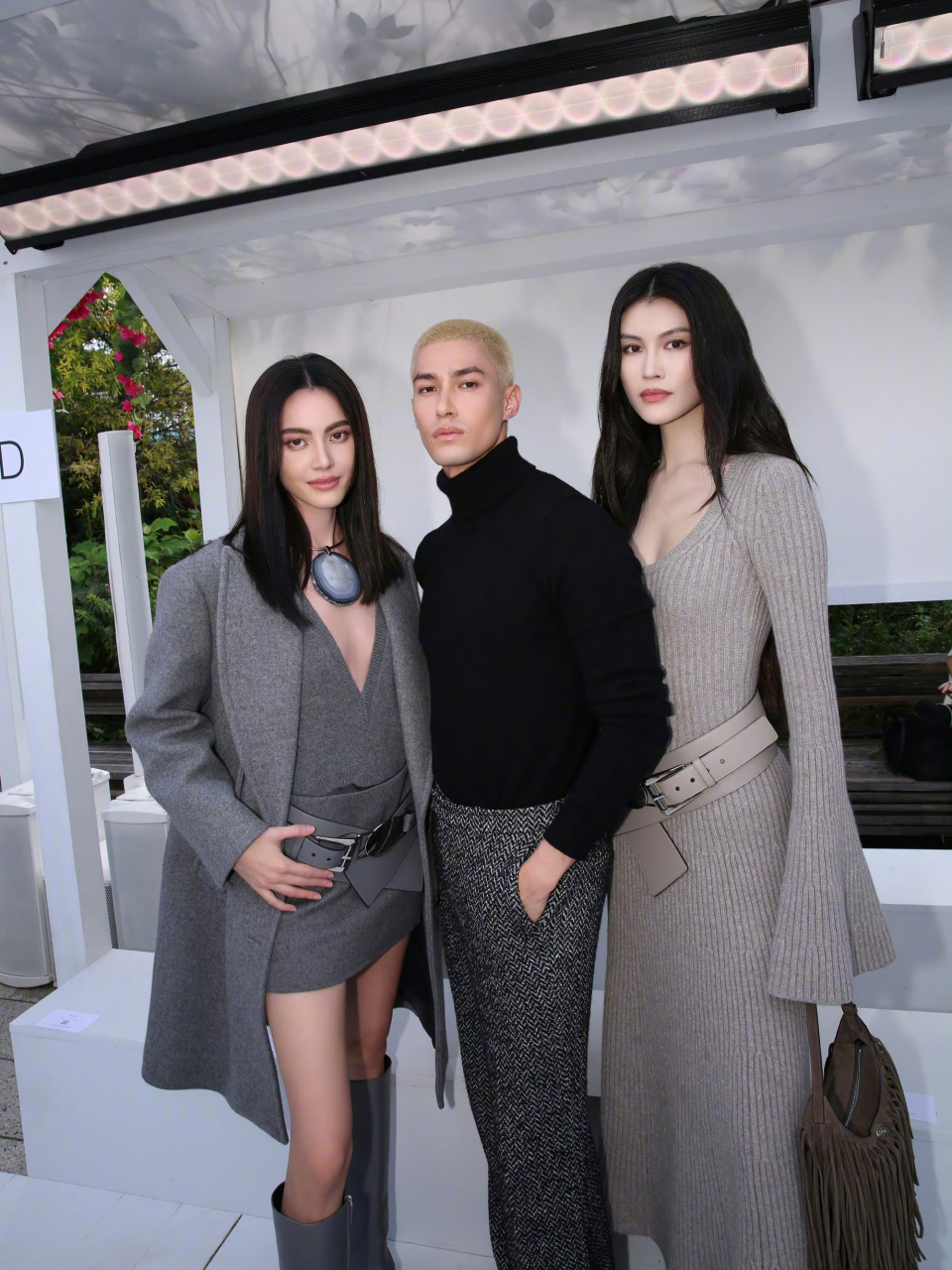 何穗真不是一般的白,比白人的肤色还要白啊.