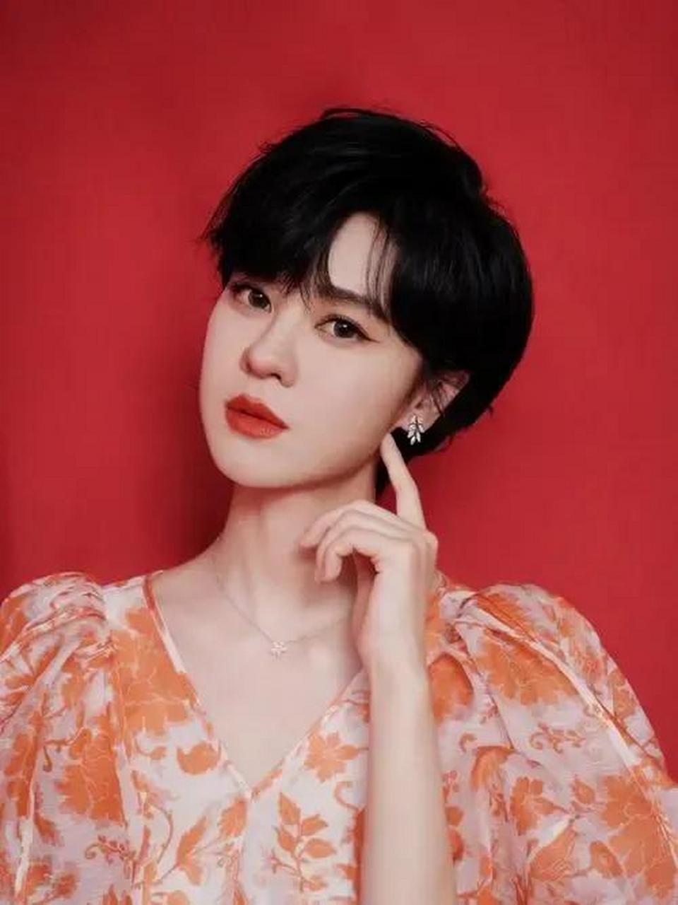 娱乐聚焦 如何评价郁可唯的《路过人间》?