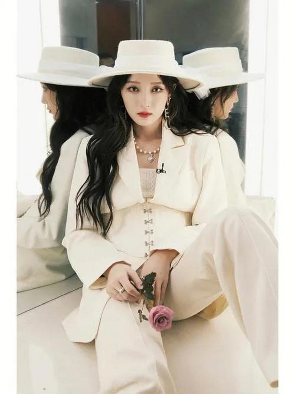 娱乐聚焦 孟佳 王霏霏实力过硬 为什么在南韩没什么人气?