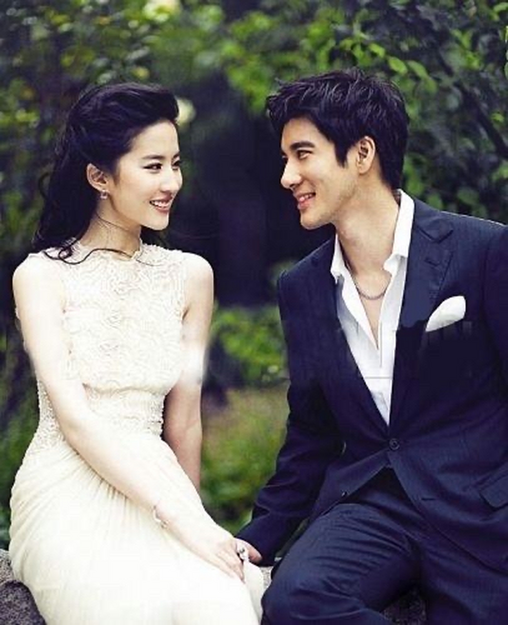 刘亦菲和王力宏这组给杂志拍的婚纱照真的很惊艳
