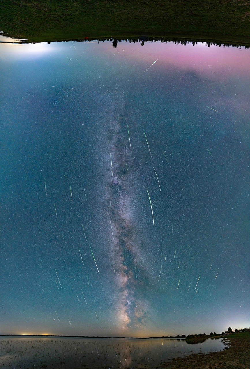 多地英仙座流星雨精彩瞬间 昨夜今晨,多地极光流星大爆发!