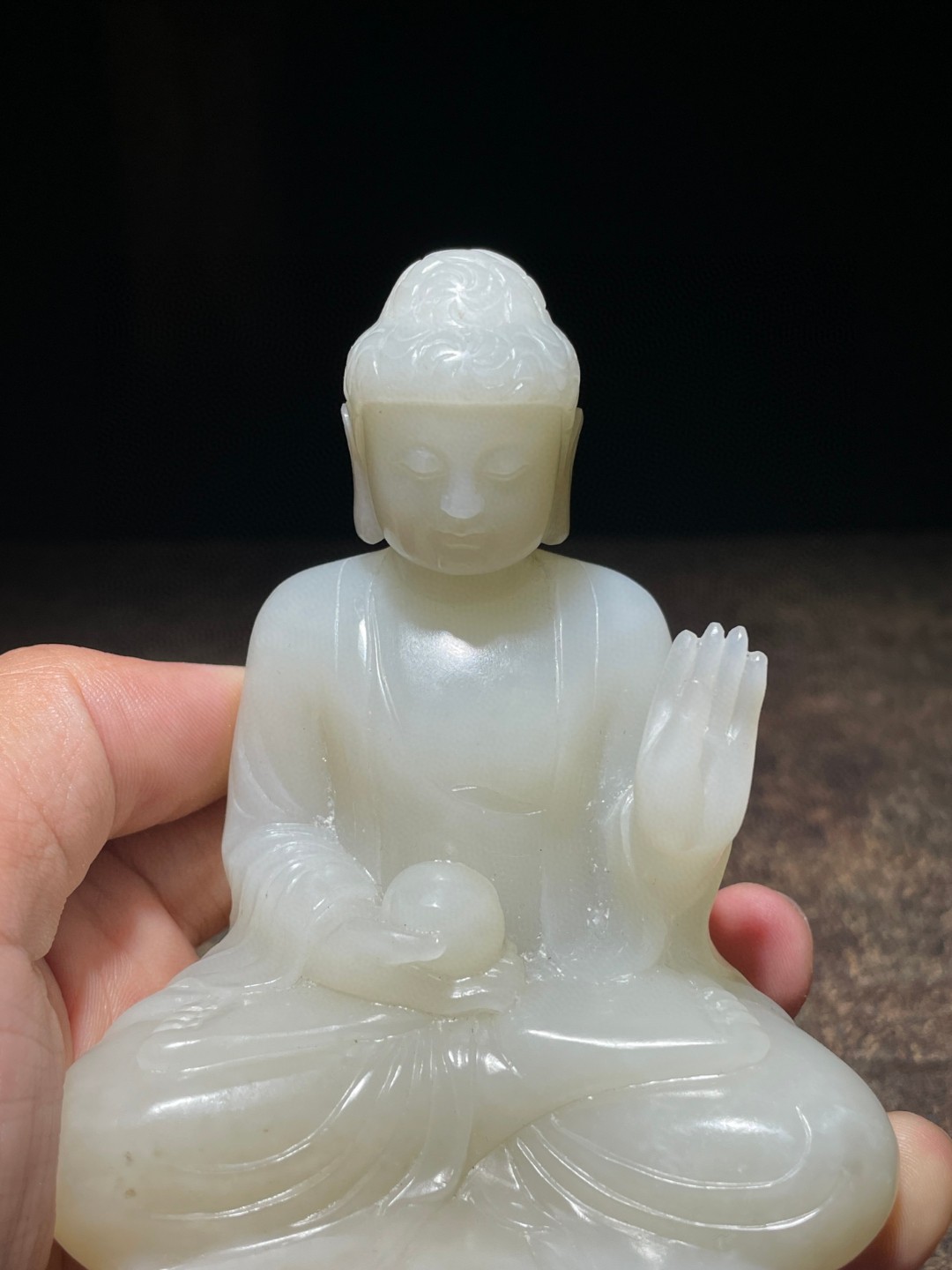 和田玉大日如来摆件:神圣的艺术瑰宝