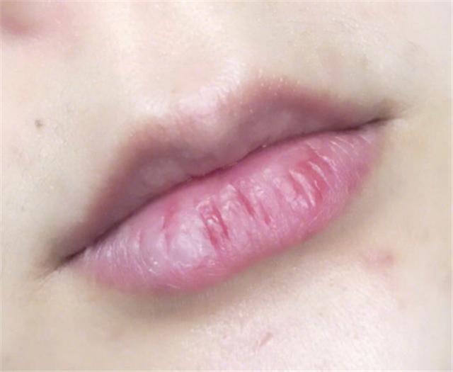 长期涂口红和从不涂口红的女人,有什么区别?看这3点就明白了