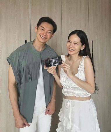 8月15日,飞轮海前成员辰亦儒与妻曾之乔宣布怀孕