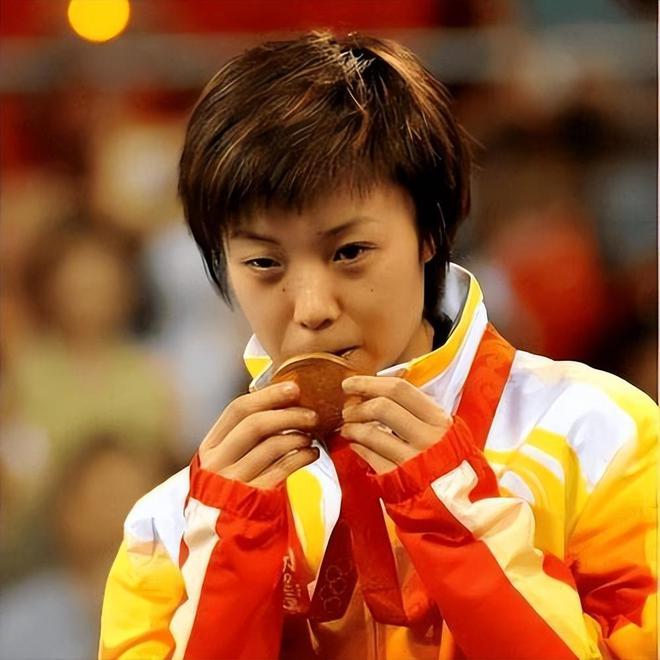 张怡宁:闪婚嫁给袁立前任,生下一双儿女,婚后被富商老公宠成宝