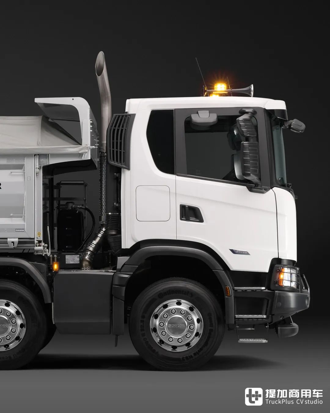 8x6驱动配v8发动机,斯堪尼亚650 s xt军用重型牵引车