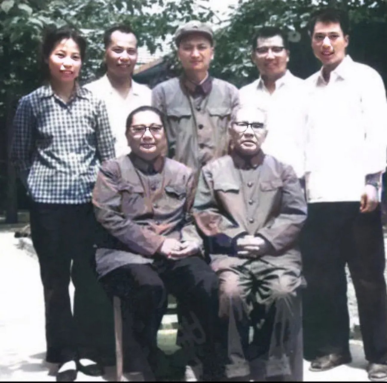 开国上将,朱良才的"全家福",朱良才将军有三个儿子和一个女儿,分别是