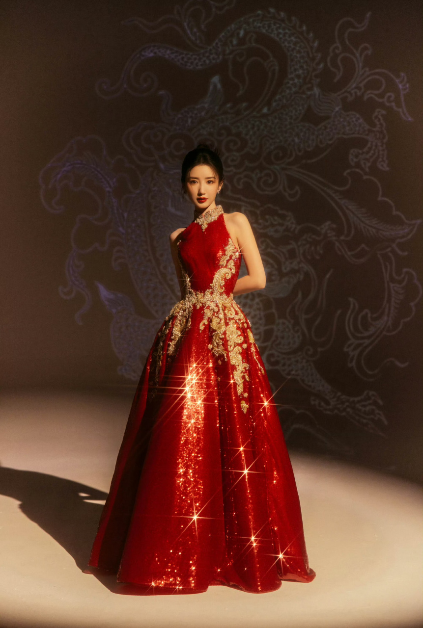 毛晓彤,亮片红裙,性感红唇,美丽迷人!