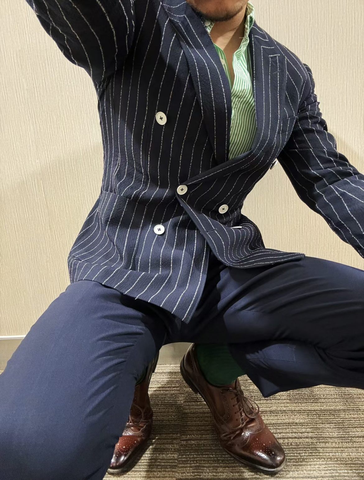 男士正装混搭,真的好喜欢这种风格.还是要强壮一点的身材才能驾驭.