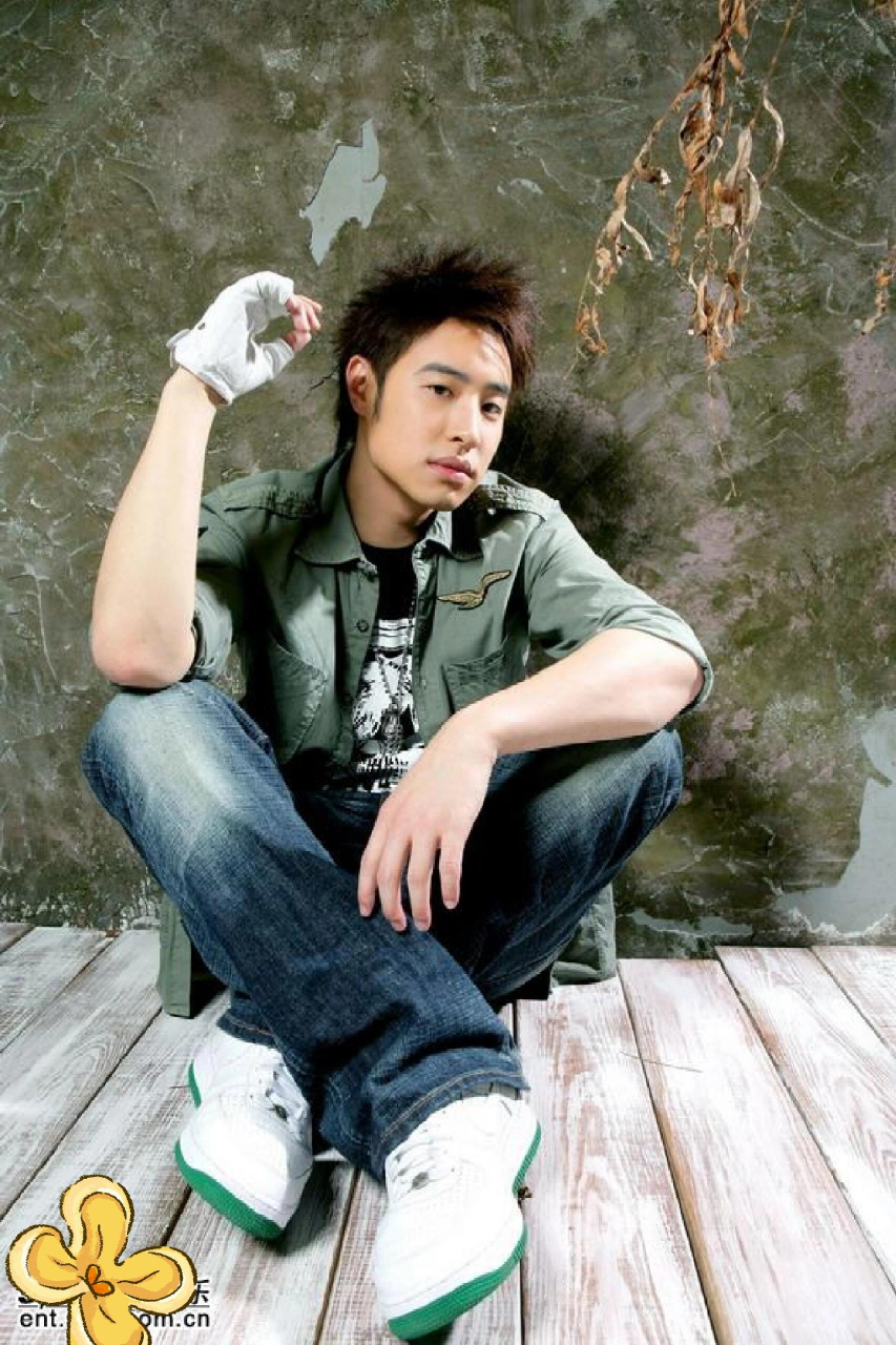 潘玮柏最近因为身材上热搜啦!