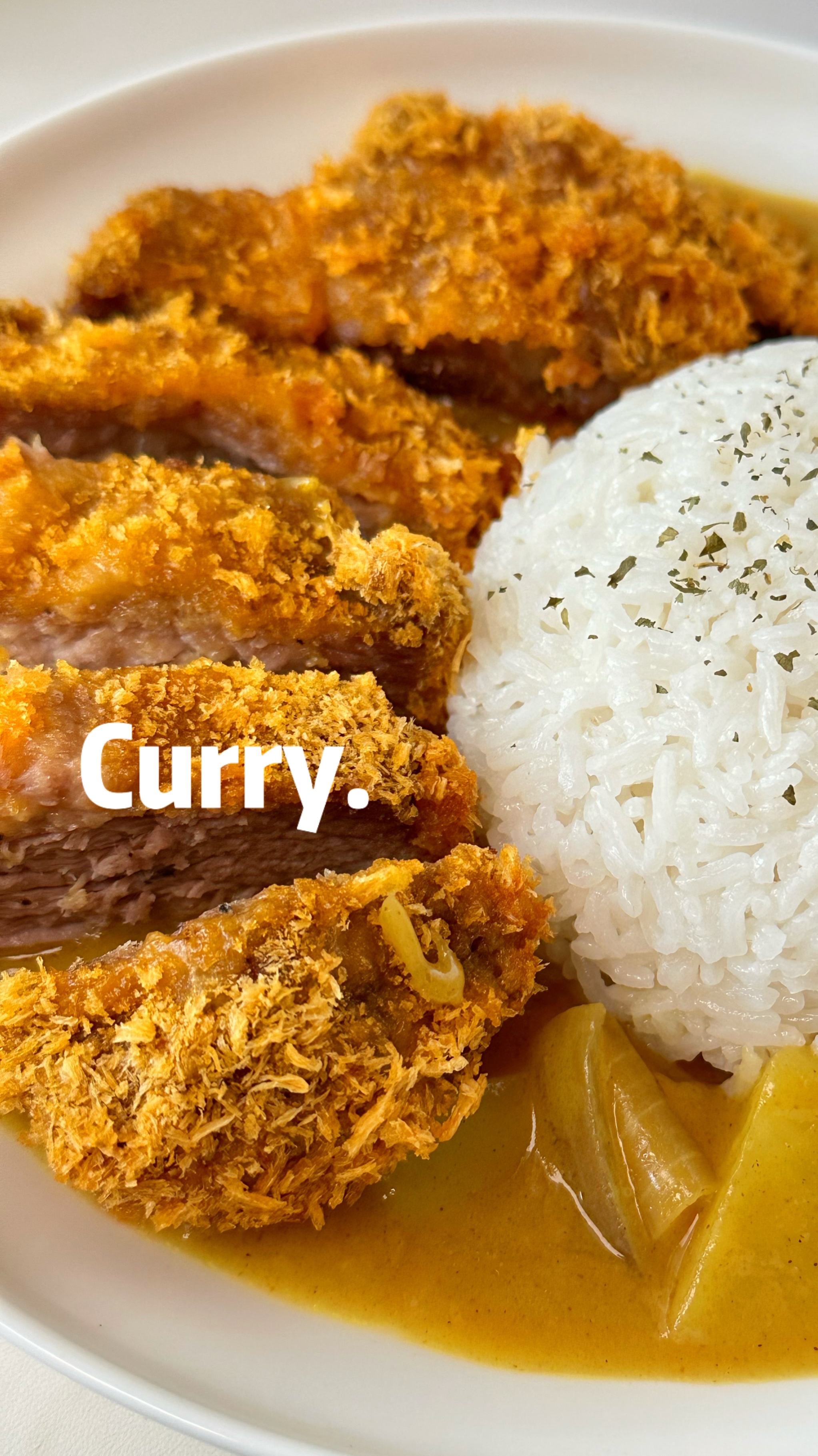 酱汁浓郁酥脆多汁的咖喱猪排饭