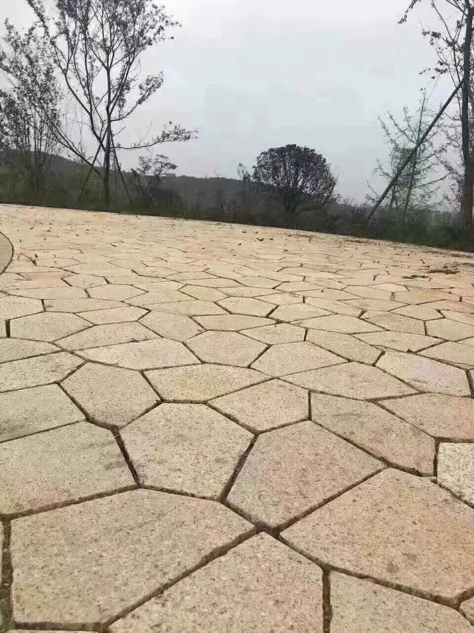 石材冰裂纹,芝麻灰冰裂纹石板,五莲花,五莲红,花岗岩碎拼石板