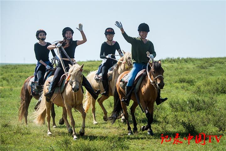 凤凰传奇演唱会来到夏日避暑胜地内蒙古:凉爽景点众多,歌迷福音