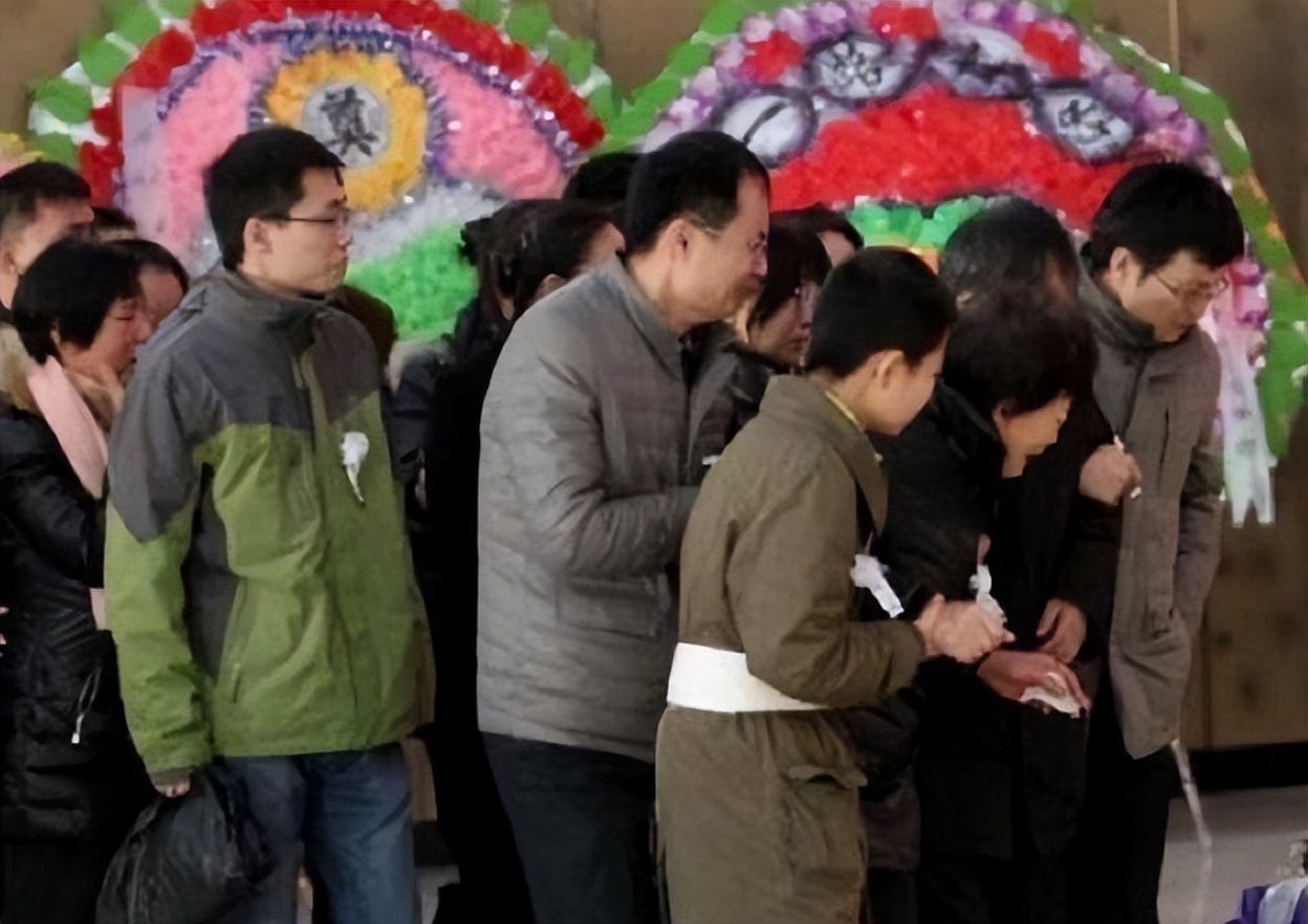 北大寒门才女张培祥:24岁芳年早逝,八宝山办葬礼,撒贝宁致悼词