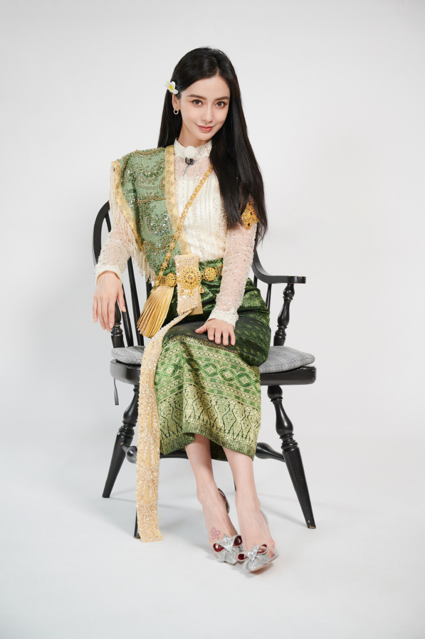 angelababy# 杨颖奔跑吧泰式礼服造型