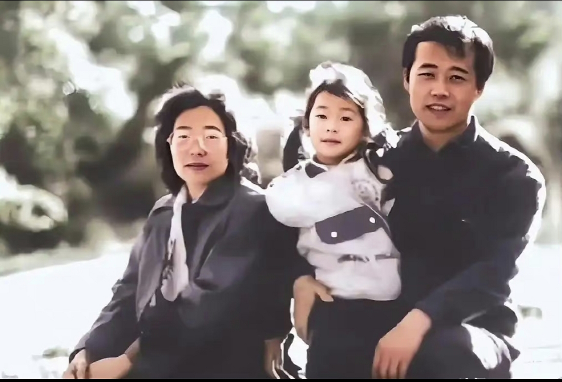 年轻时的王石与前妻以及女儿的珍贵合照!