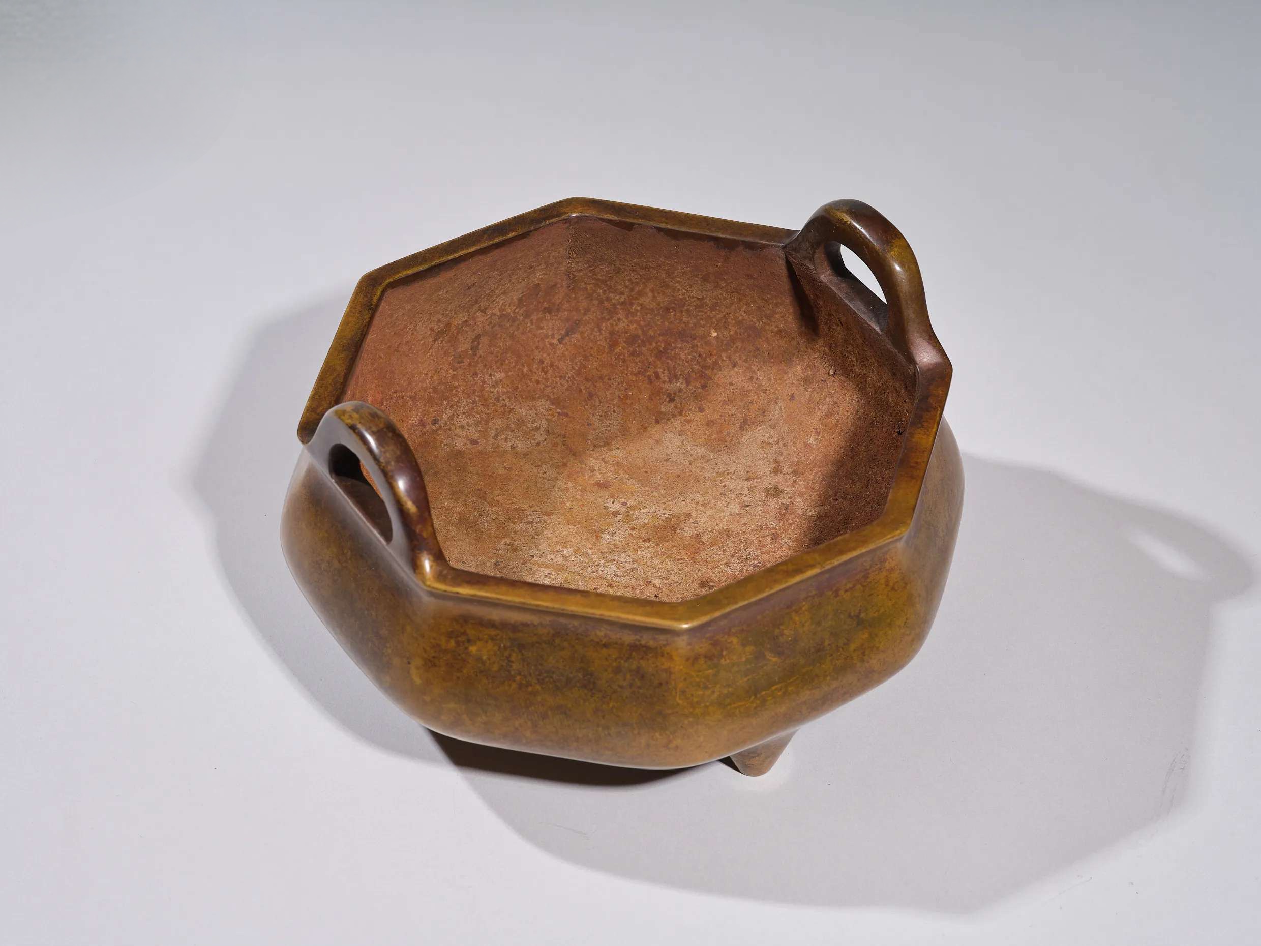 明 精铸铜胎八角冲天耳炉