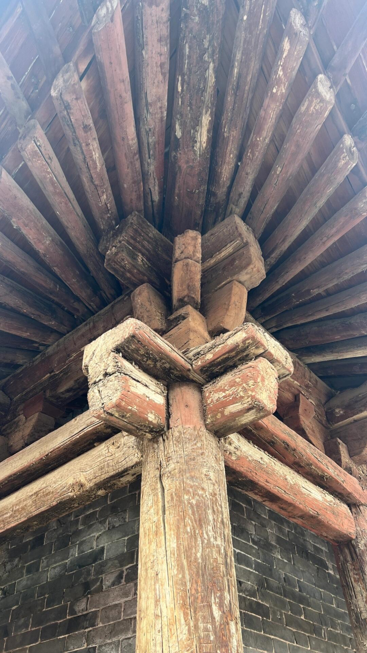 不施粉墨,大家来讨论一下原因…… #建筑设计# #山西古建筑# #动态