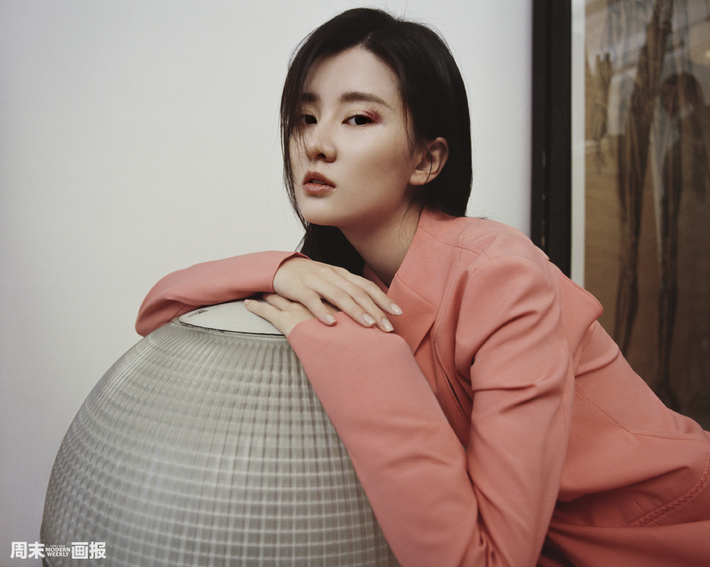 乔欣:从《欢乐颂》关雎尔到影视新星,坚韧追梦,绽放光彩!