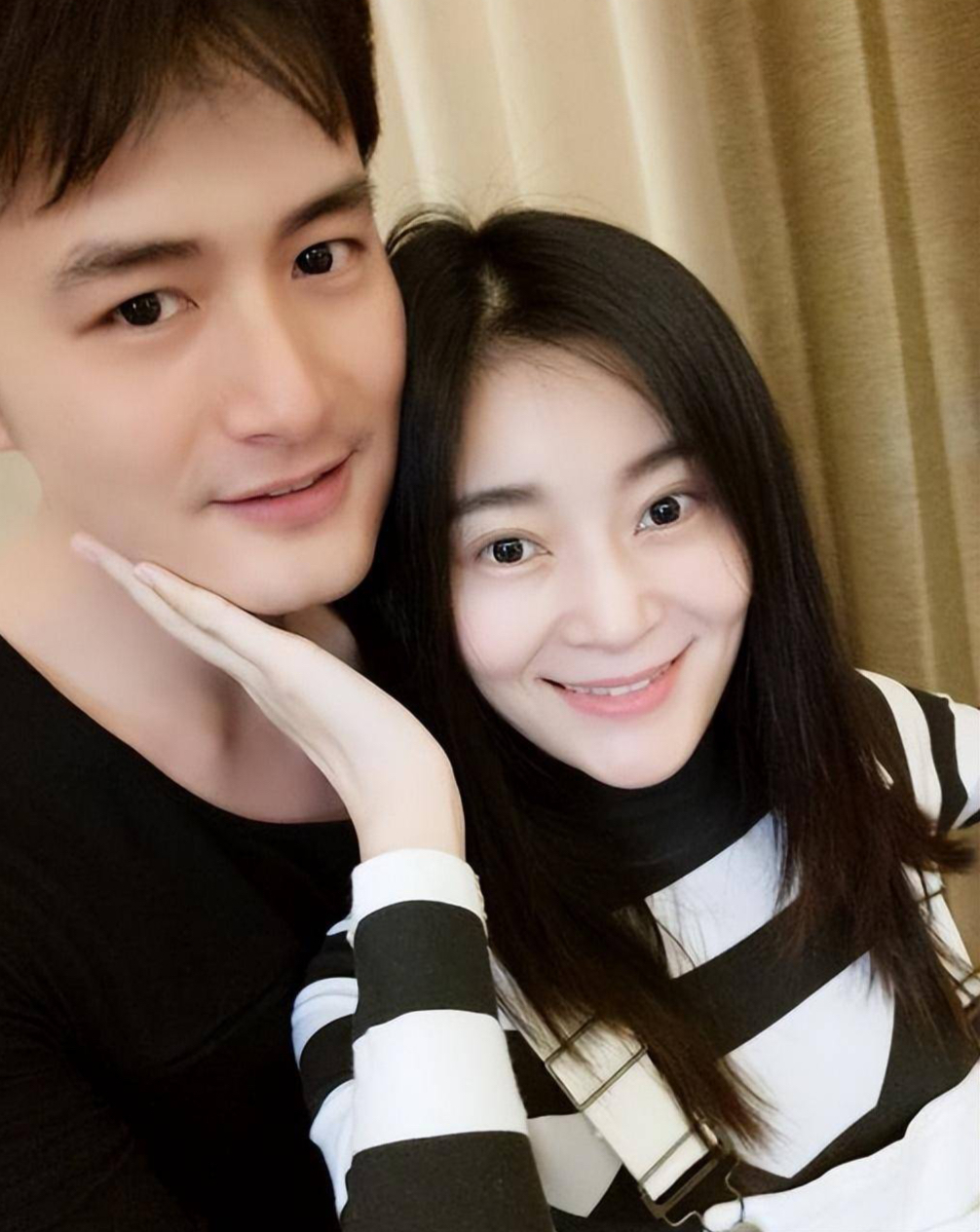 王媛可:倒追帅气丈夫5年,婚后生下双胞胎,一家四口其乐融融