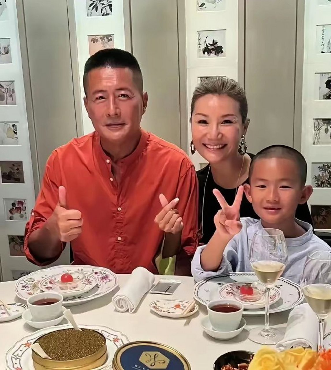 老戏骨高曙光,与江珊离婚后再婚,60岁喜得贵子小猴子,现年8岁,遗传