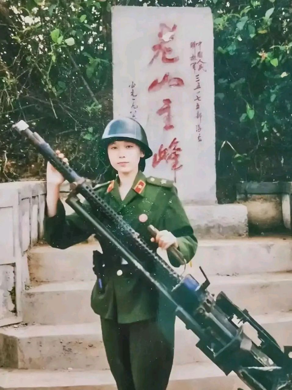 80年代中国女兵图片