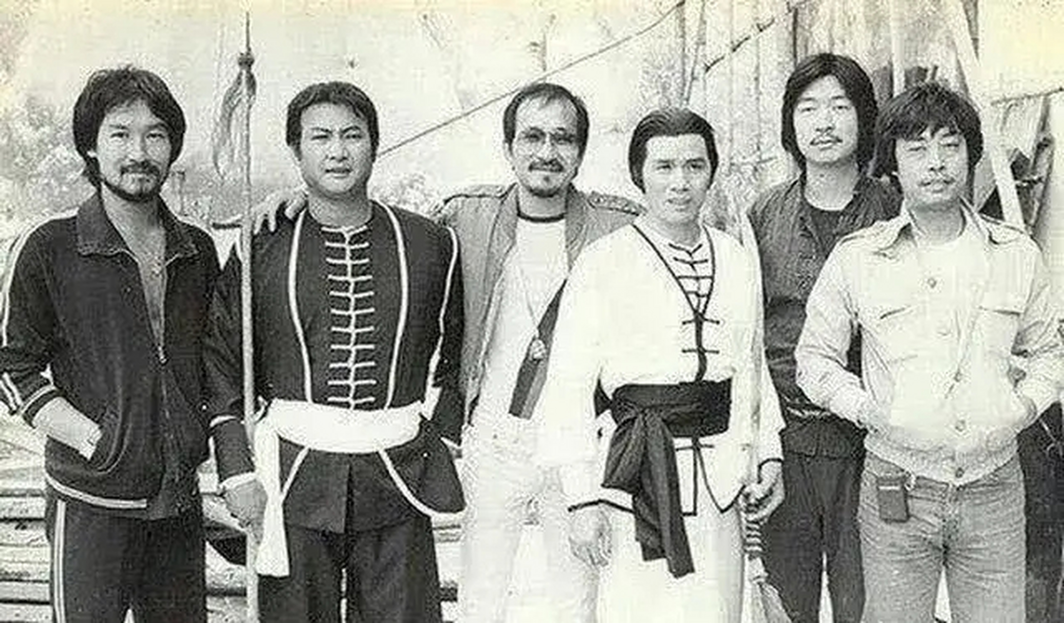 1979年,洪金宝和麦嘉合影照片,那时候麦嘉还有头发,不是光头佬.