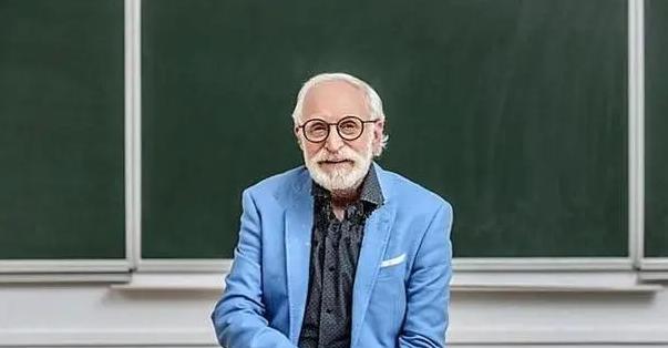 一番话,警醒了14亿人:"人有一个可能连他们自己都不知道的民族特征