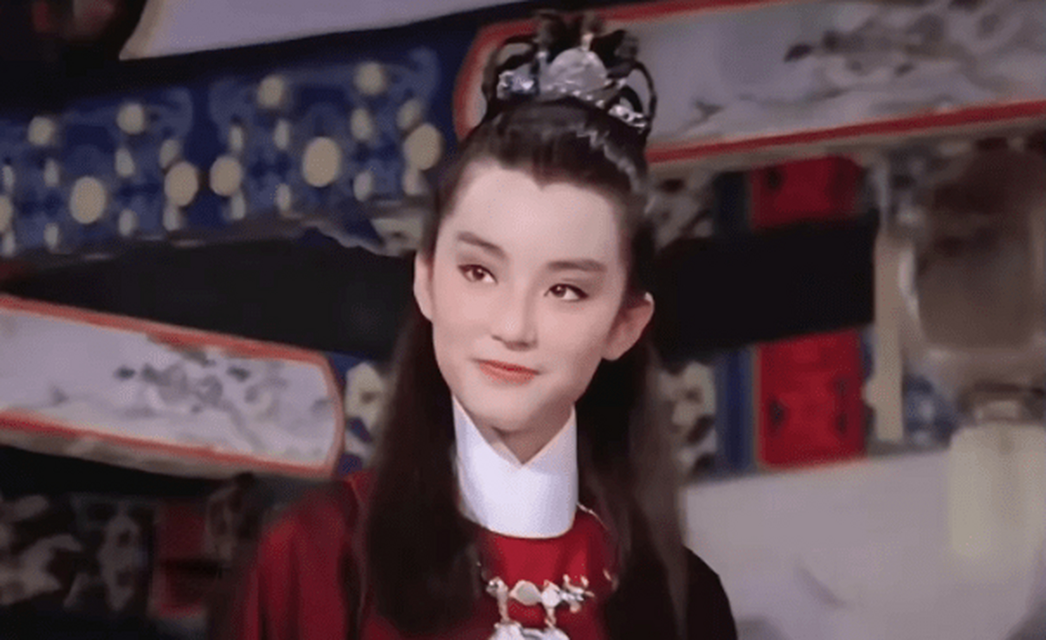 看到林青霞的宝玉,真的有种雌雄莫辨的美,很多人说一直get不到她的美