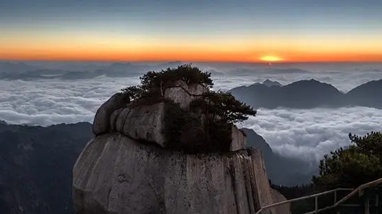 妙道山,岳西县西南部的神秘山脉,其第二高峰祖师尖傲然挺立