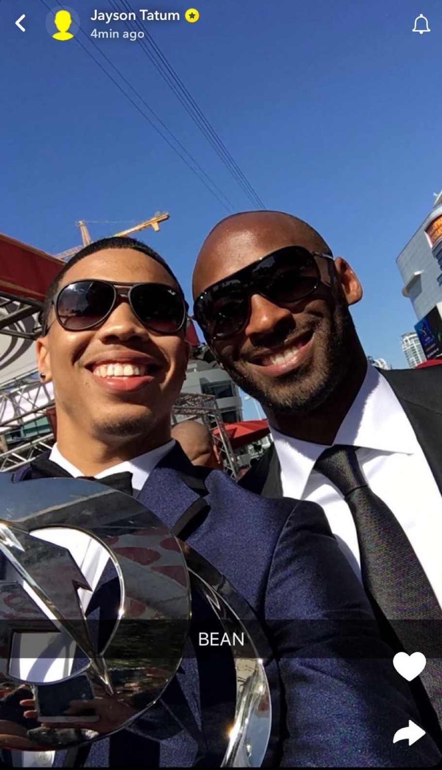 杰森·塔图姆在他的 社交媒体发布了这张他和科比·布莱恩特的旧照