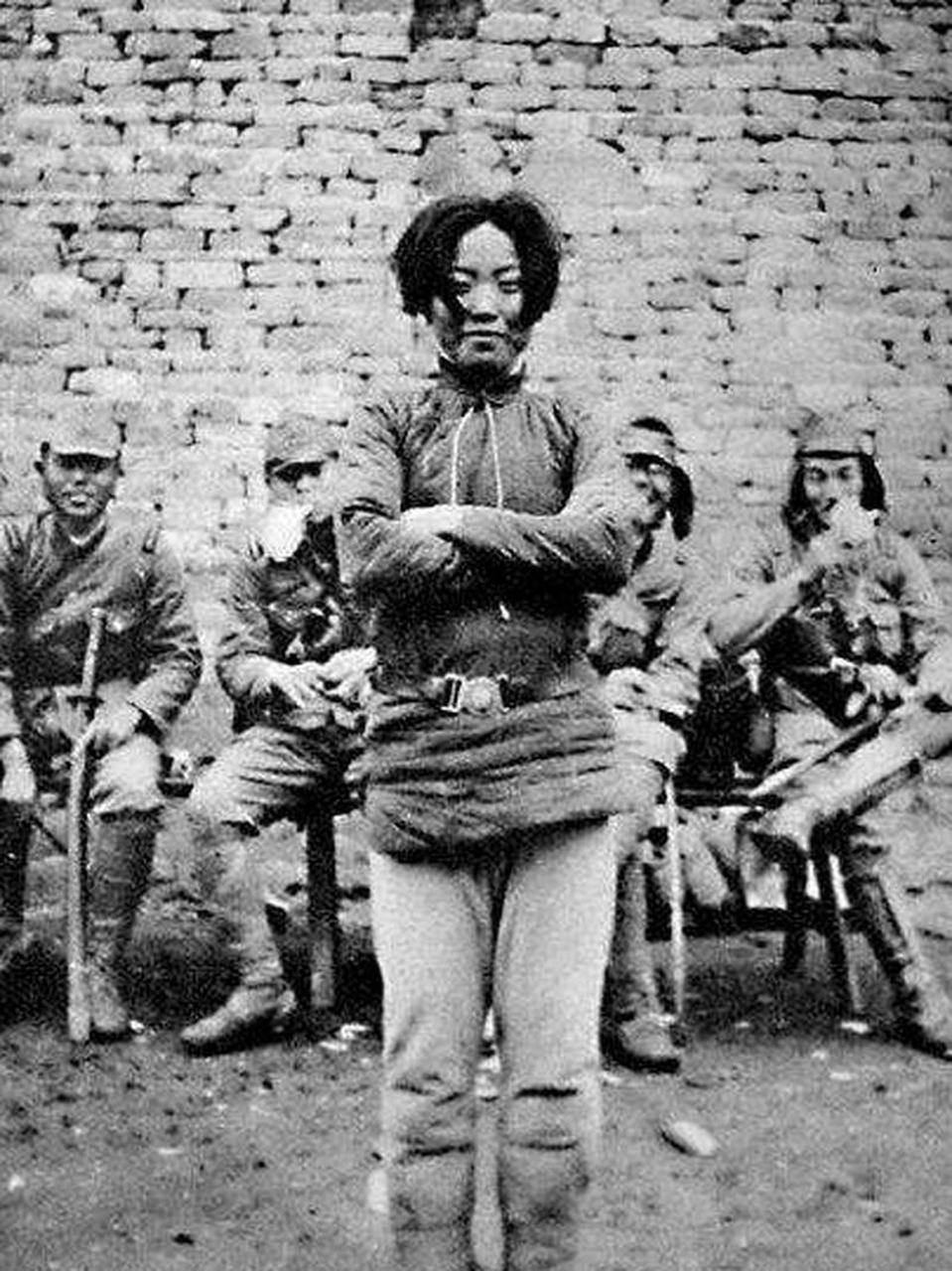1938年烽火岁月中,抗日女英雄成本华就义前留下的最后照片.
