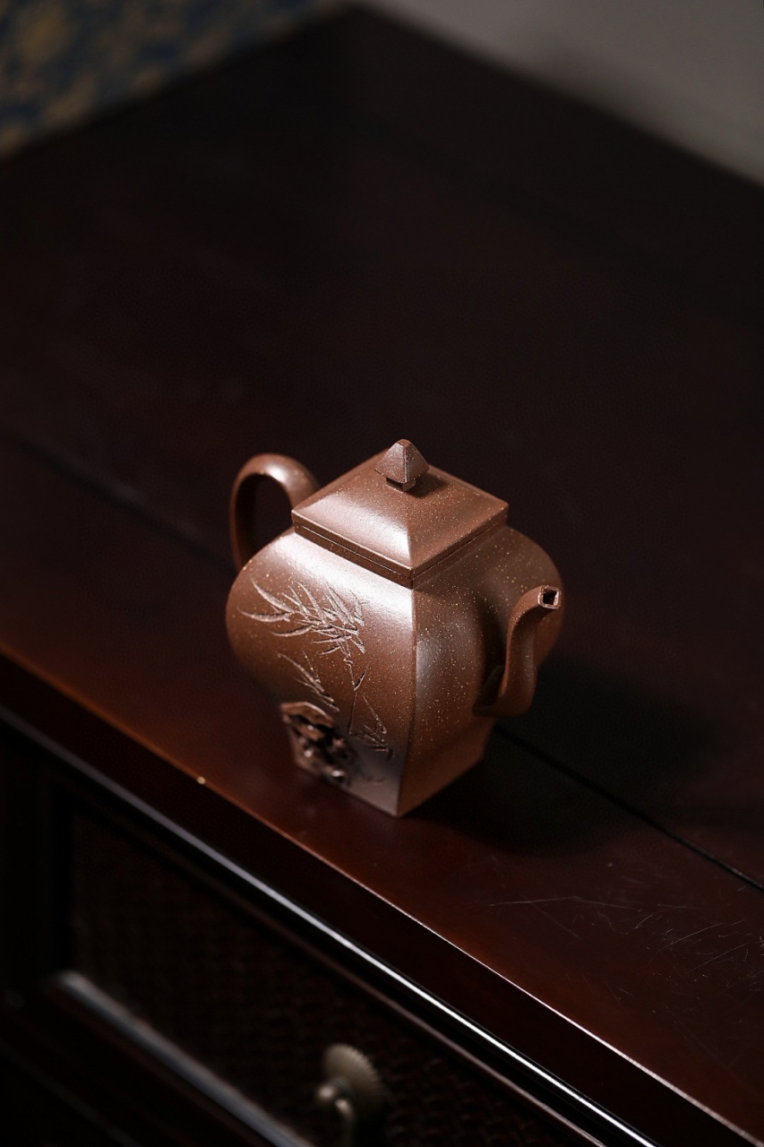 精品小高货丨四方凌云    紫玉金砂,220cc,  网孔7孔 ,陈飞#宜兴紫砂