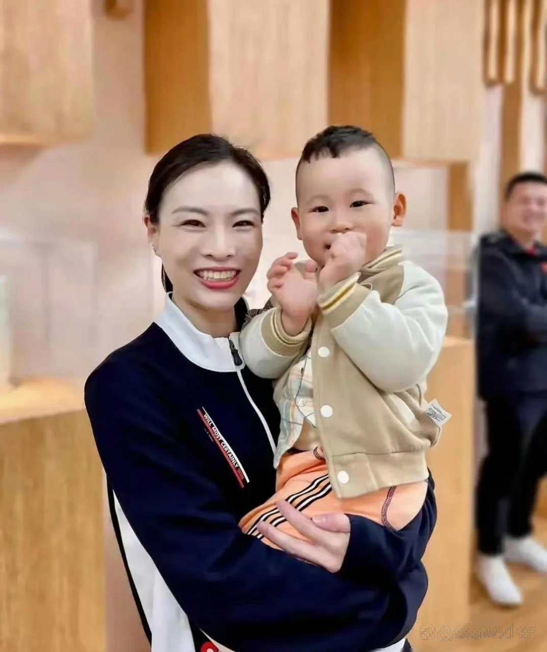 跳水皇后吴敏霞的家庭生活照曝光啦!