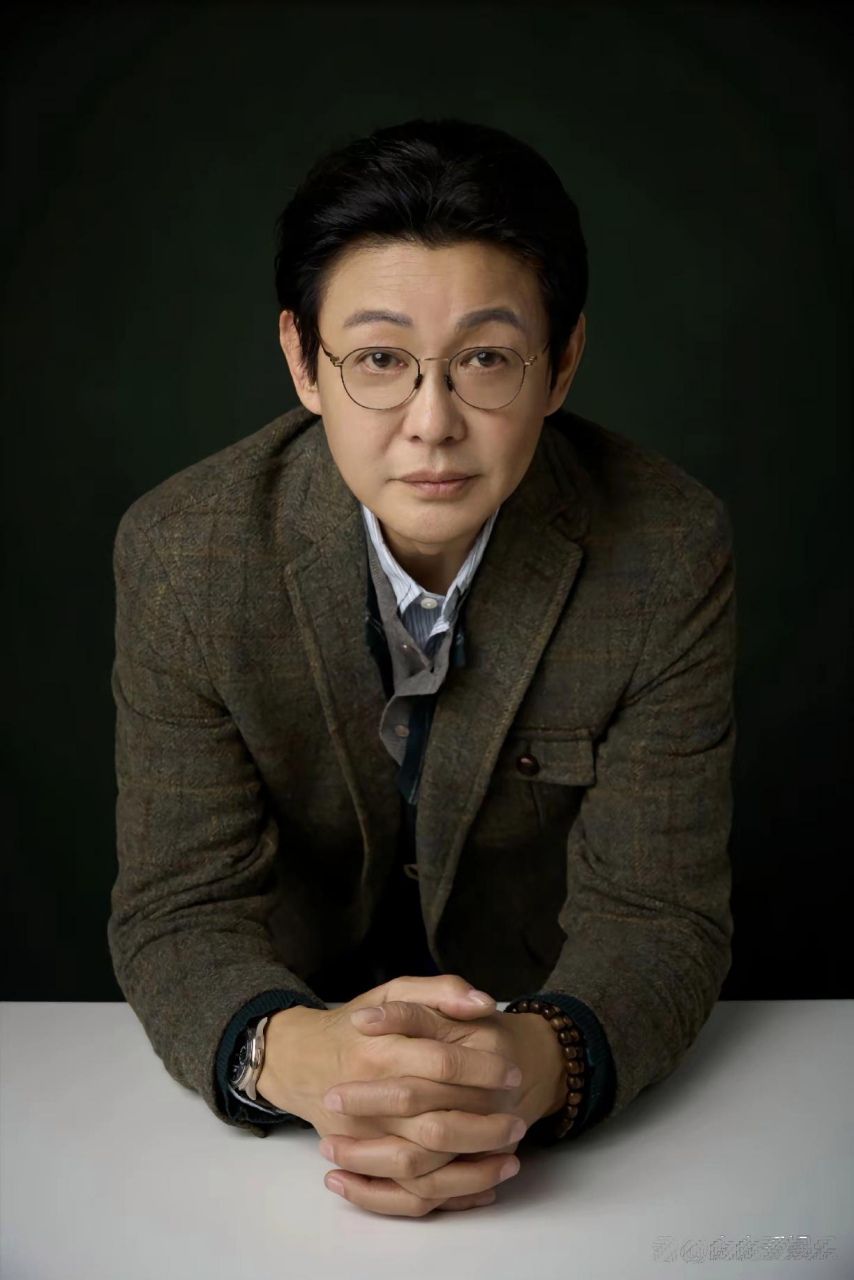 这是大名鼎鼎的主持人程前吗?之前可是大帅哥一枚呀,现在医美了吗?