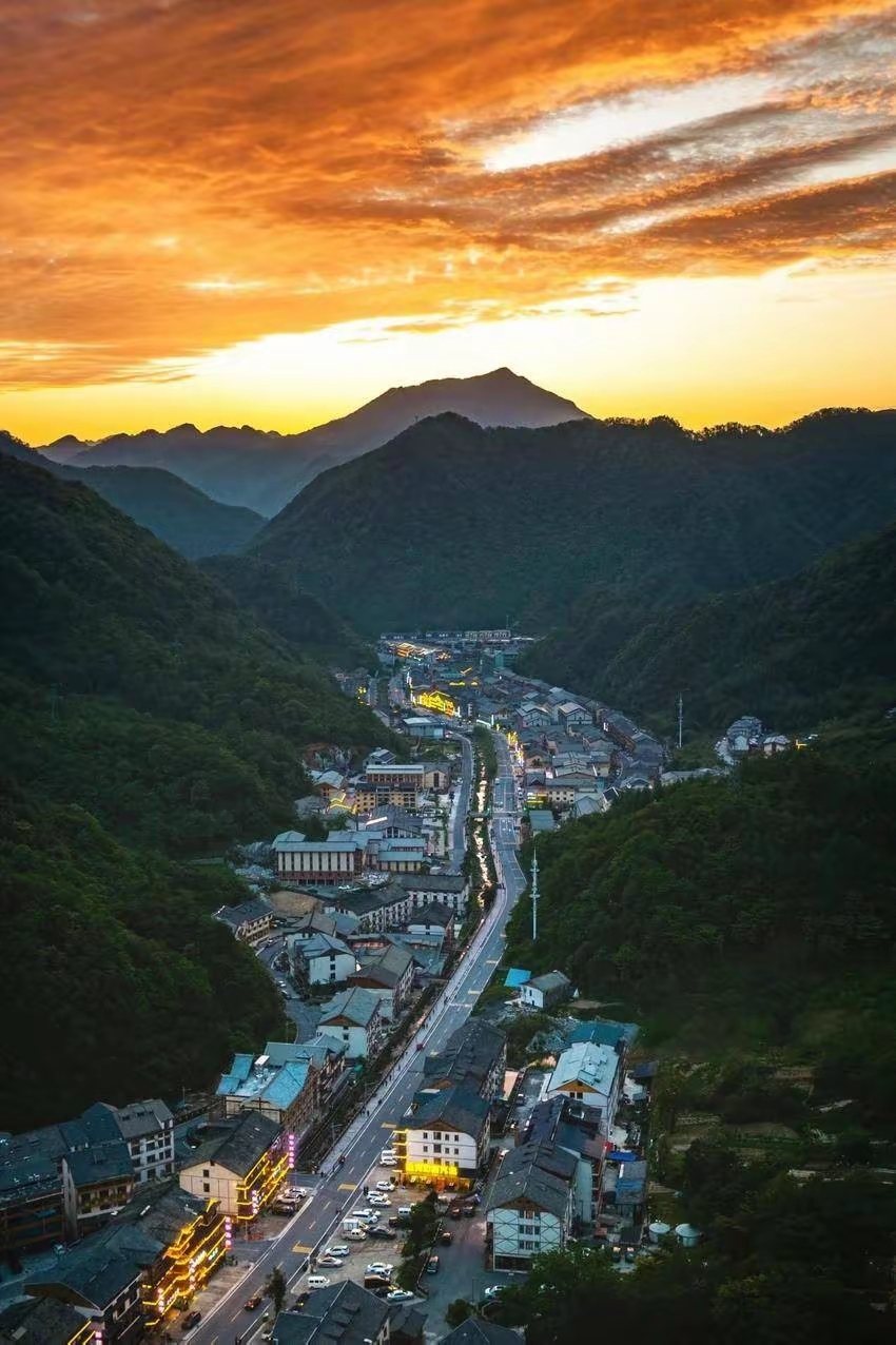 避暑圣地——湖北省神农架坪阡古镇