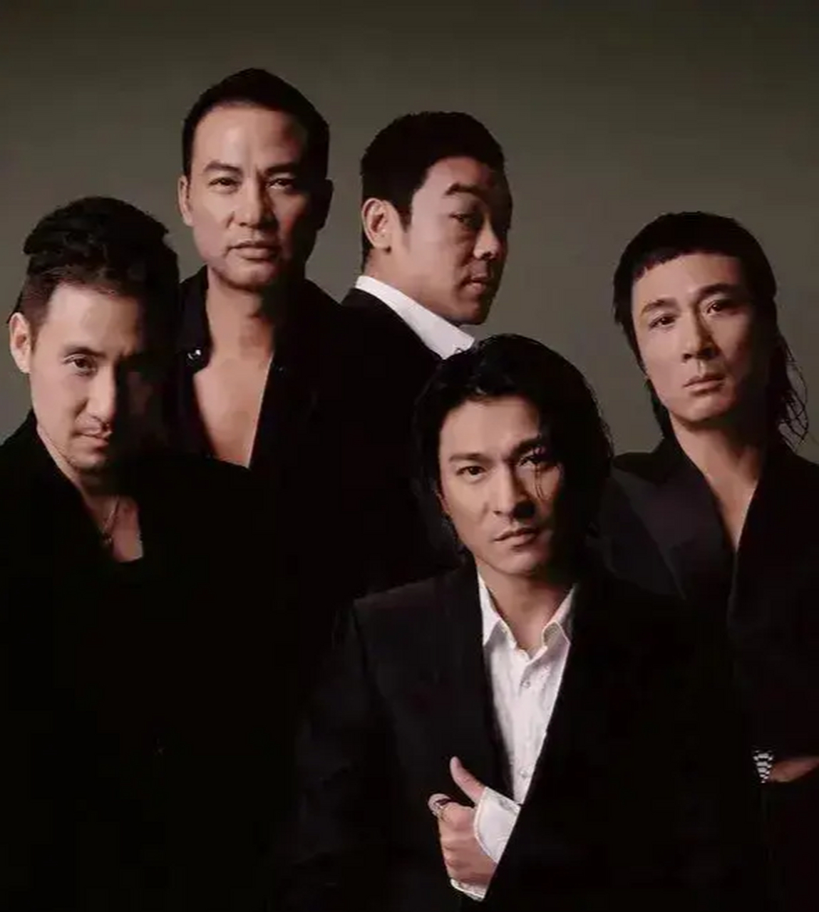 看了《谈判专家》给我的第一感受是,香港演员真是后继无人了,主演