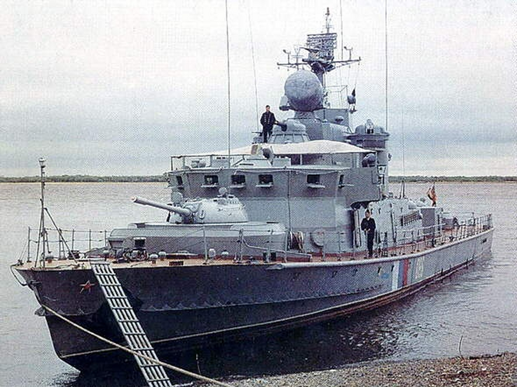 舰船欣赏:俄罗斯海军装备的1208型内河炮舰/巡逻舰,1208型的舰体由