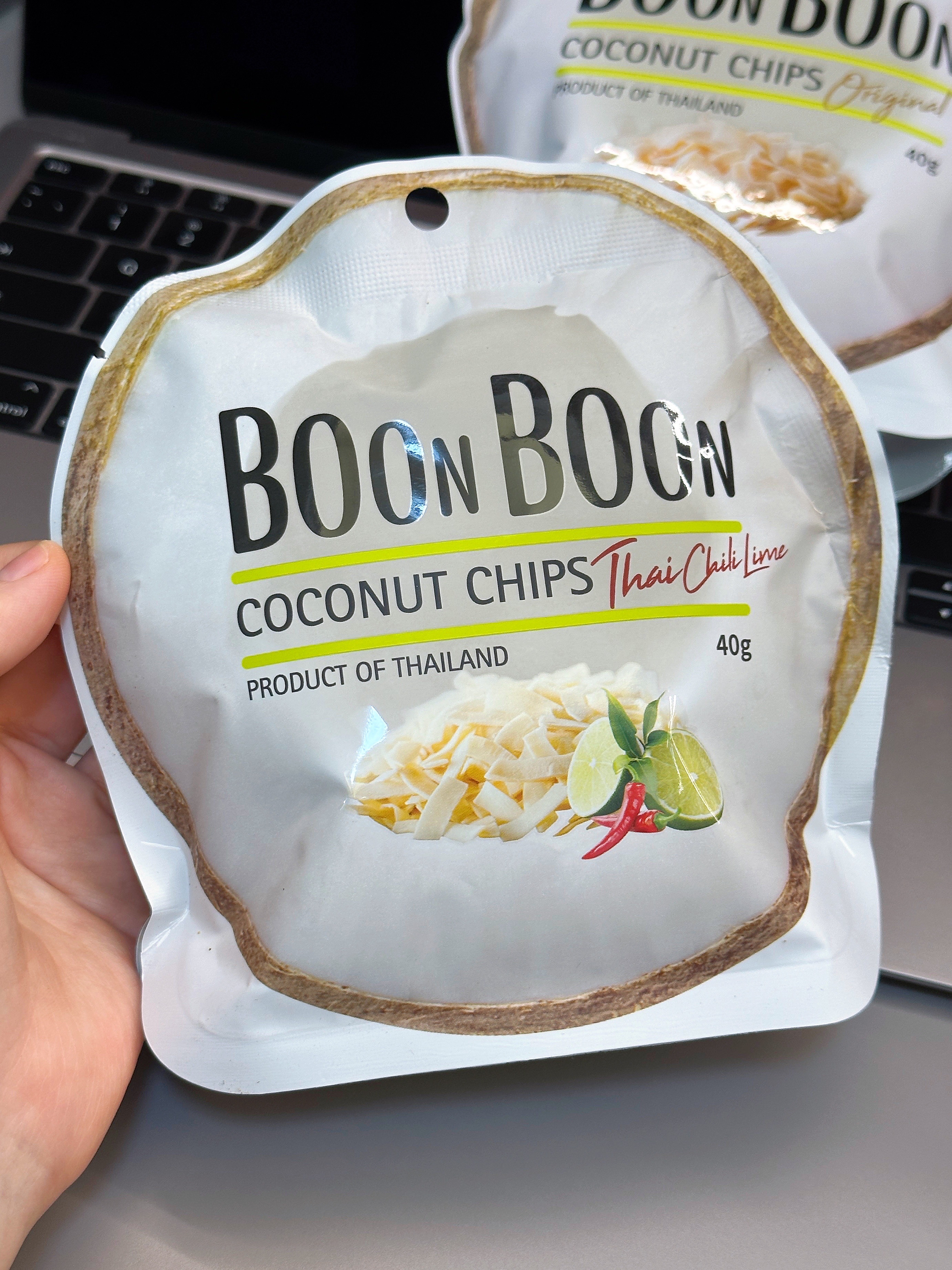 椰子控不要错过这个烤椰片 有原味和冬阴功味吃起来脆脆的 满口椰香
